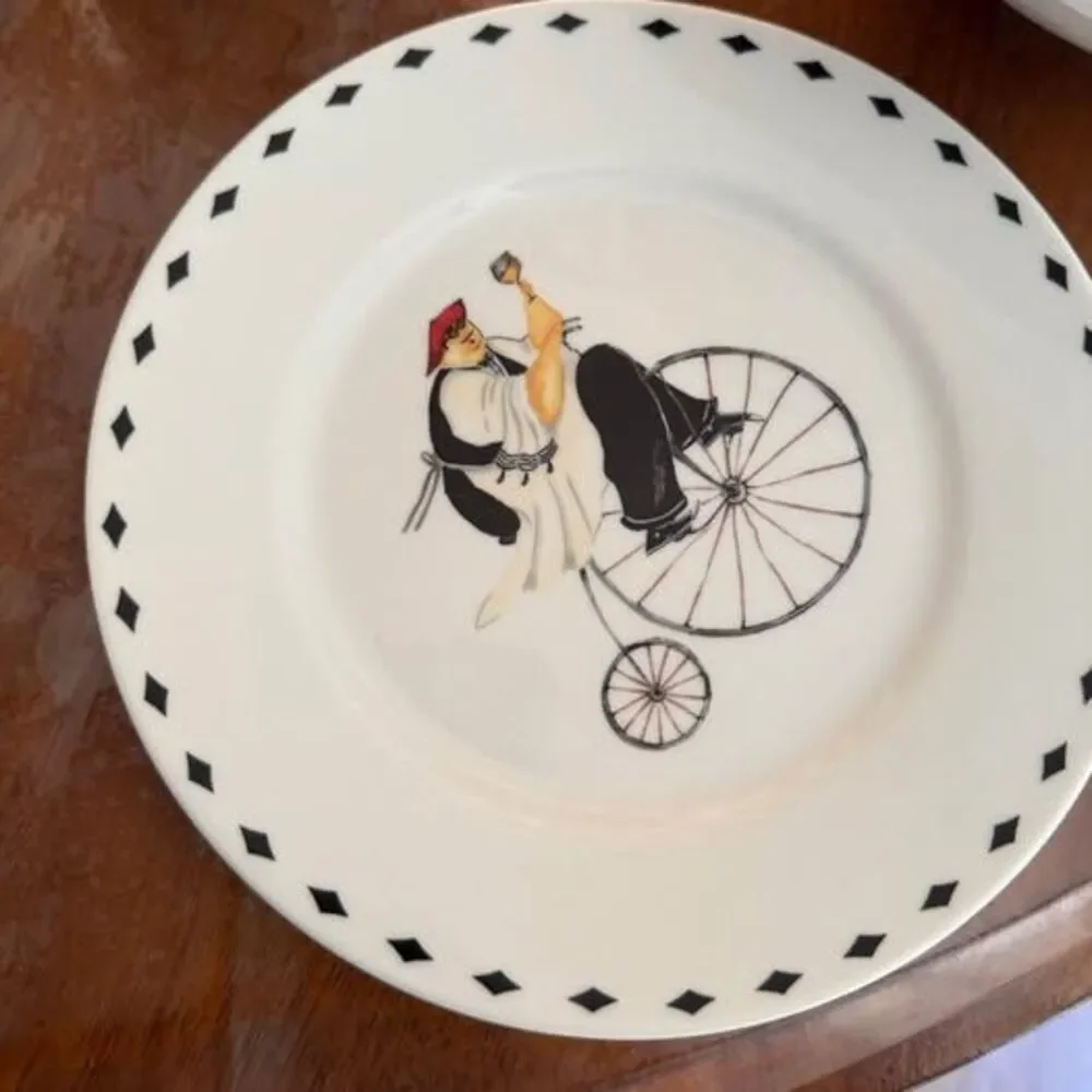 Discontinued Oneida Chefs to Go Dinnerware Set